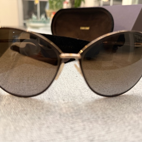 Tom Ford Penelope Sunglasses in Luxe Brown - trending color! 🤎🐻🤎 - Picture 15 of 15